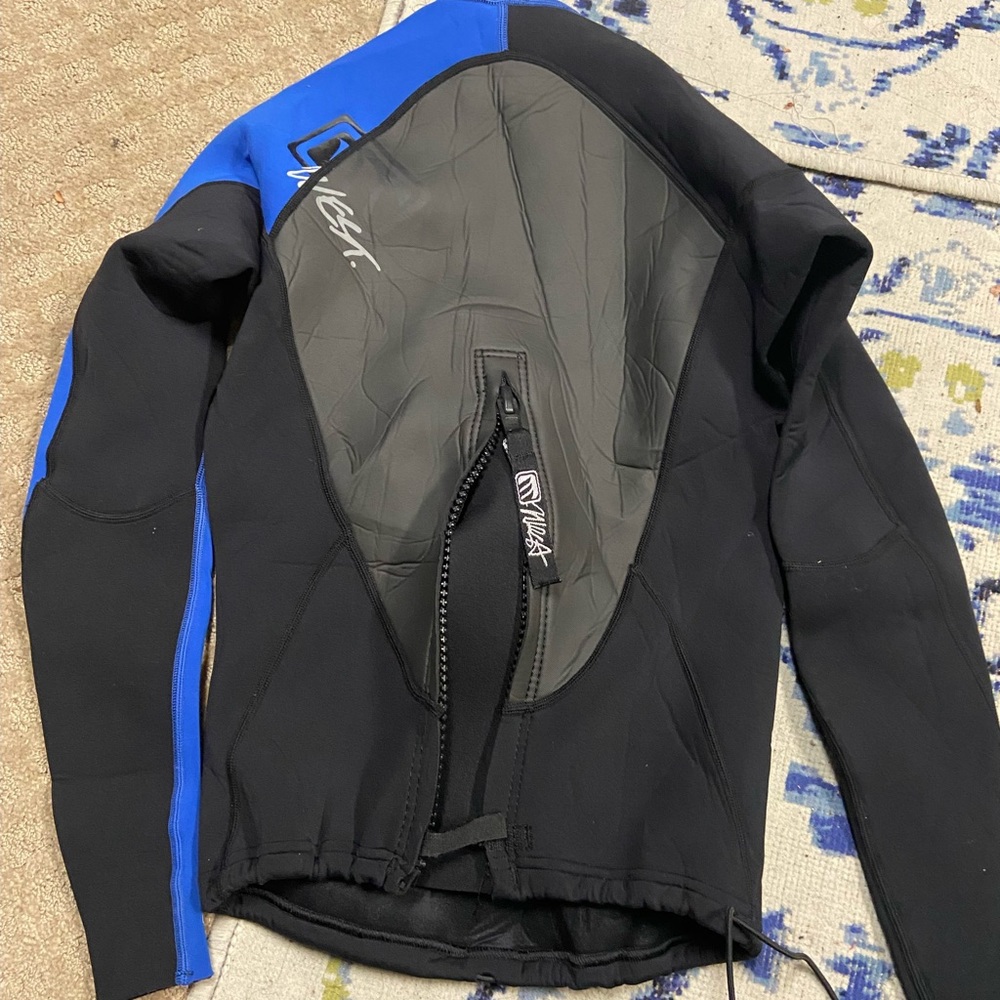 West Rash guard - Picture 2 of 2